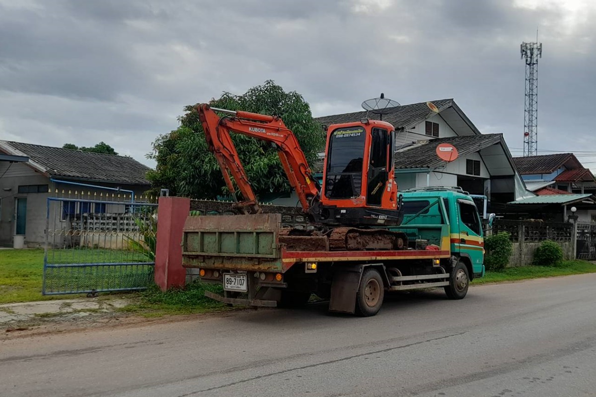 รถแม็คโครให้เช่านครพนม รถแบคโฮรับจ้างนครพนม รถขุดเล็กนครพนม Excavators and Backhoe for rent Nakhonphanom. รถแม็คโครให้เช่านครพนม รถแบคโฮรับจ้างนครพนม รถขุดเล็กนครพนม Excavators and Backhoe for rent Nakhonphanom.